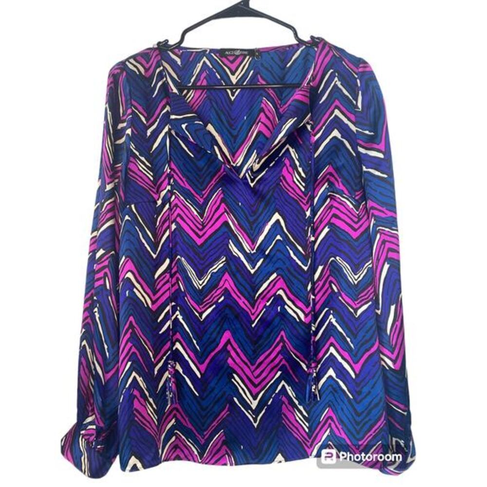 Alice & Trixie 100% silk top size Small